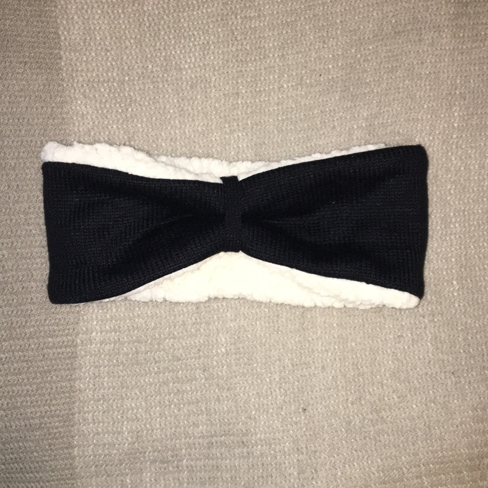Bearpaw winter head band, brand new!